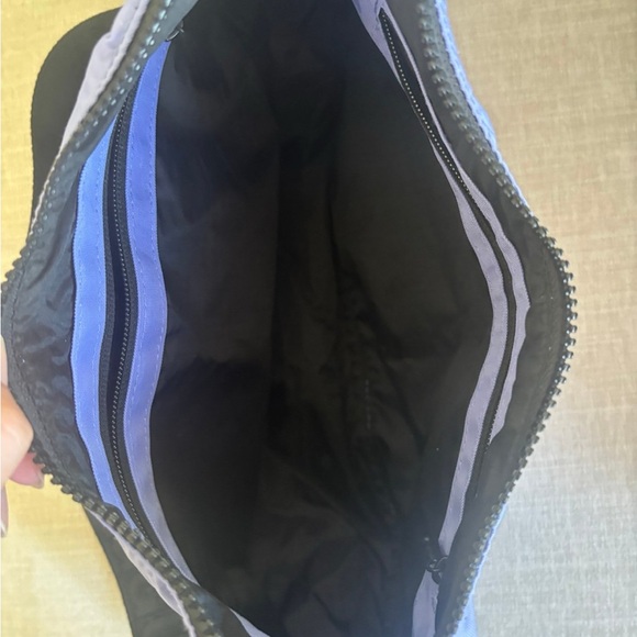 Baggu Medium Crescent Bag in Bluebell - Picture 3 of 5